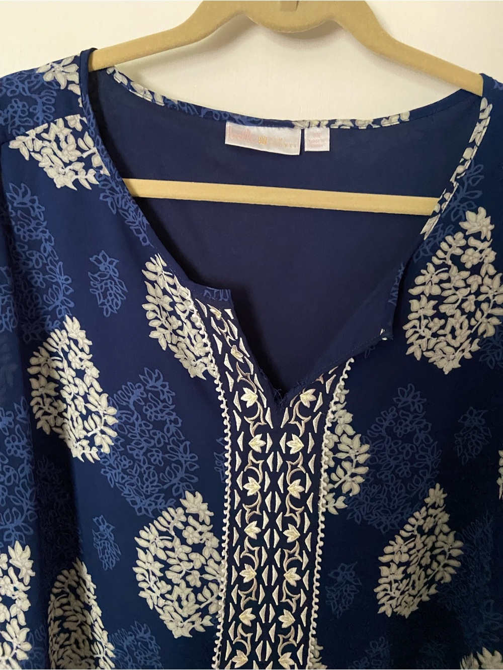 Belle by Kim Gravel floral medallion blouse - Picture 2 of 13